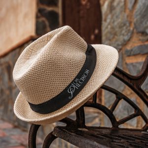 Sombrero de Los Precisos de Kike y Manu